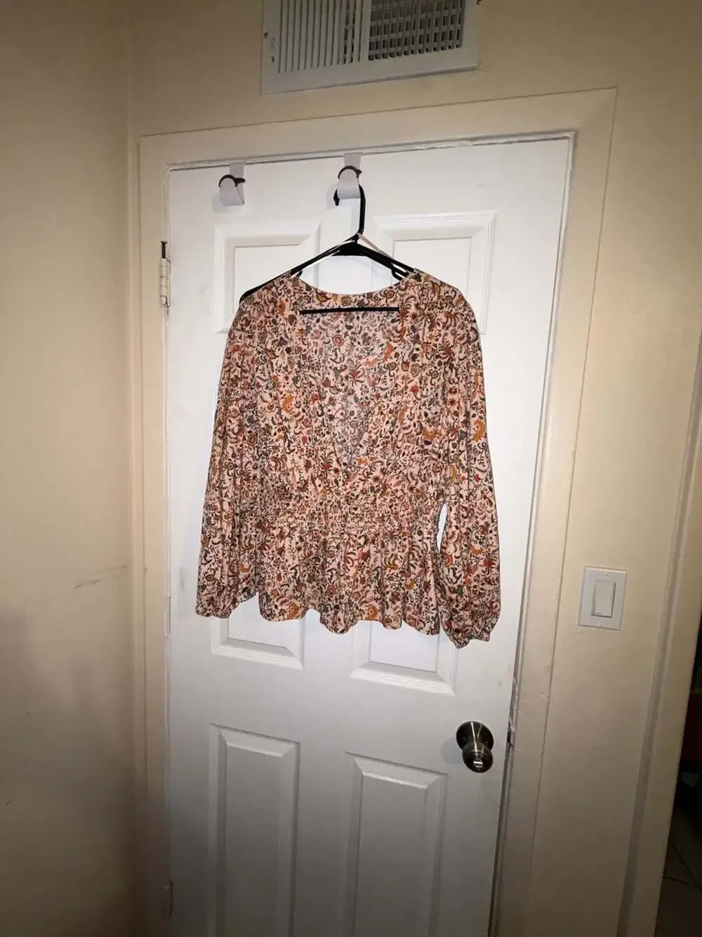 Old Navy Puff-Sleeve Floral Smocked Peplum Blouse SOU 1145-F